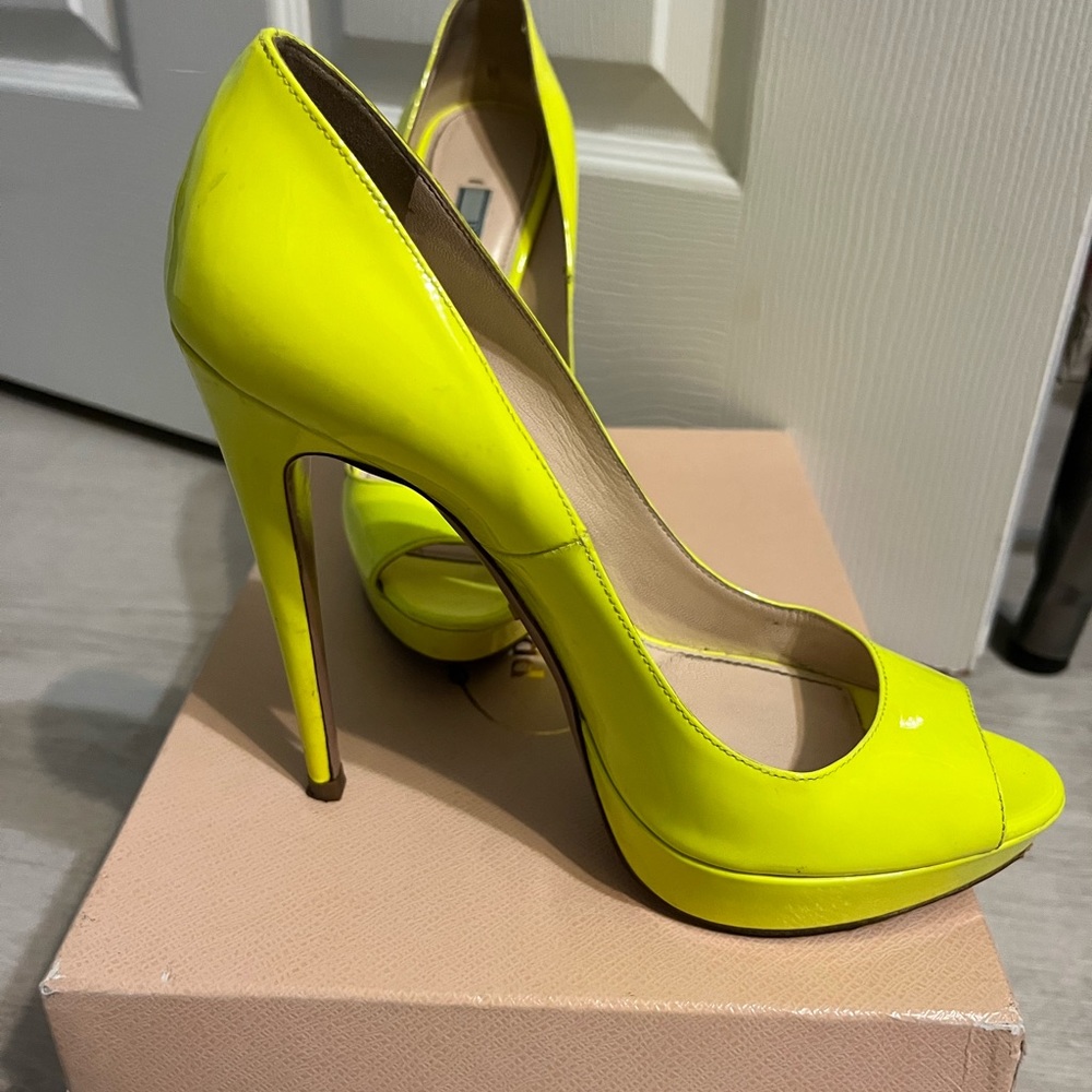 Lime Green Authentic Prada Heels. - image 6